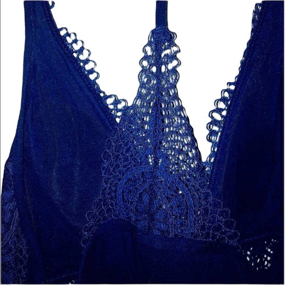 NWT Victoria’s Secret: Rare 🔥 Size Large Dark Blue Lacey Slip